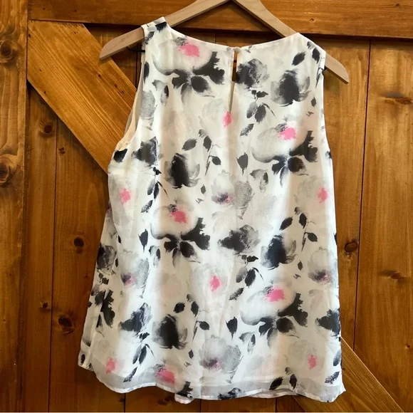 WHBM White House Black Market Med Sleeveless Floral Top - Picture 4 of 4